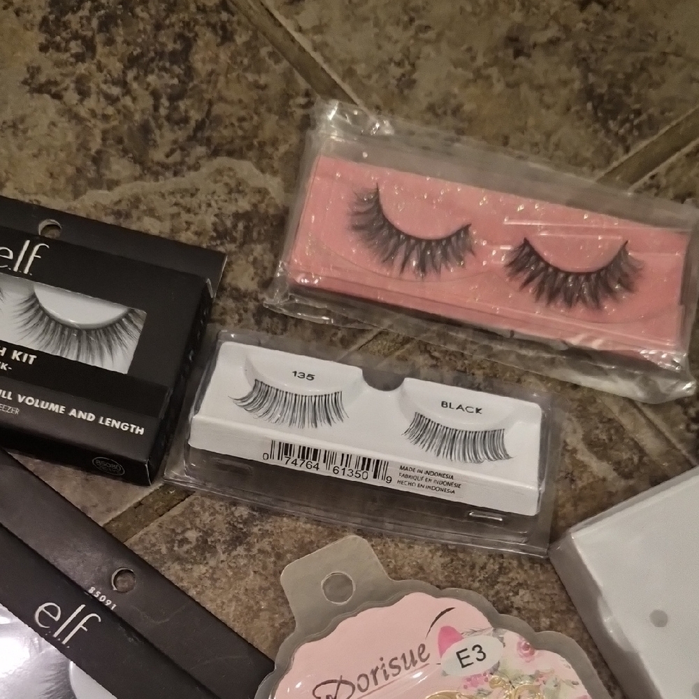 Assorted False Eyelashes Collection - Picture 5 of 5